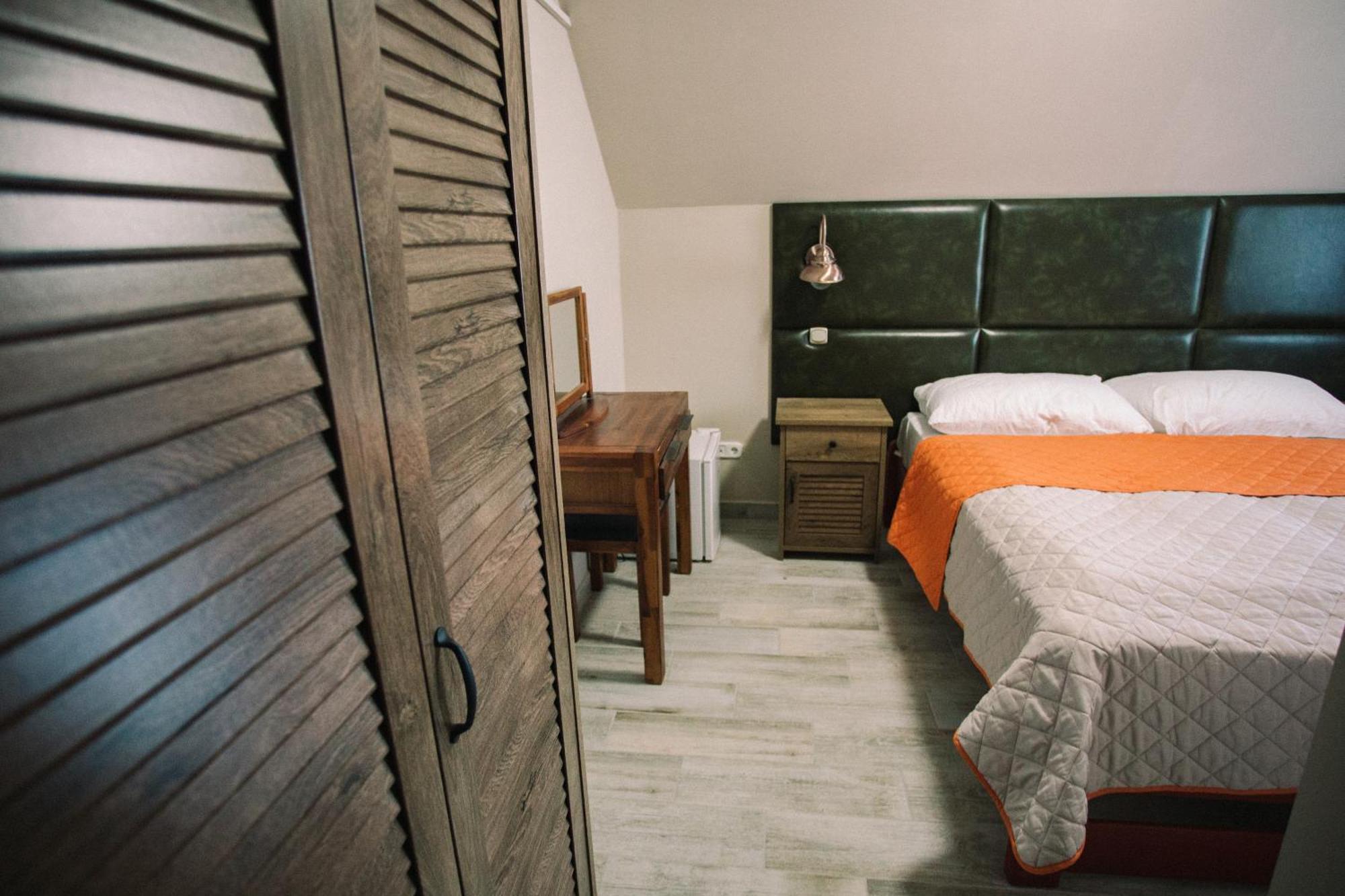Oetoesfogat Panzio Bed and Breakfast Siófok Buitenkant foto