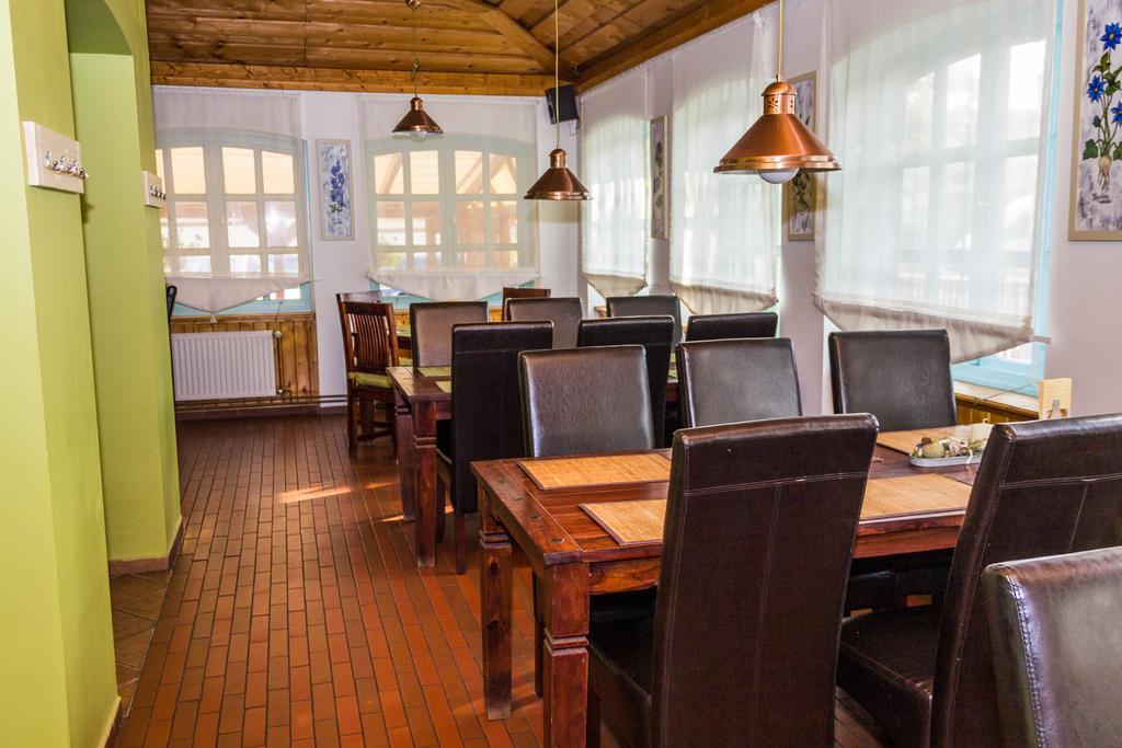 Oetoesfogat Panzio Bed and Breakfast Siófok Buitenkant foto